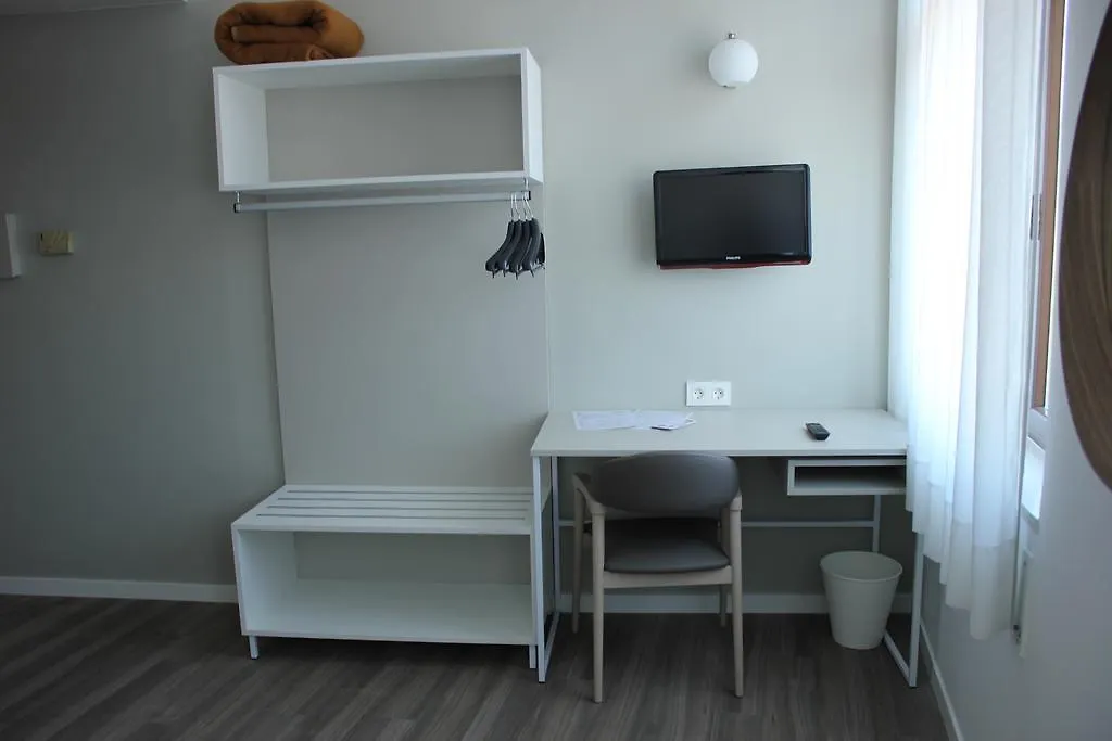 Residencia D'Investigadors Albergue Barcelona 0*,  España